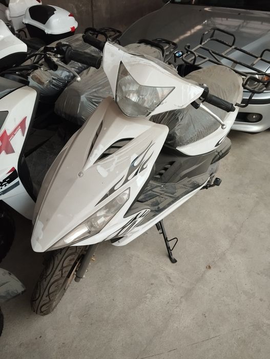 Skuter, mopetla sotiladi 4000, 5000 km yurgan