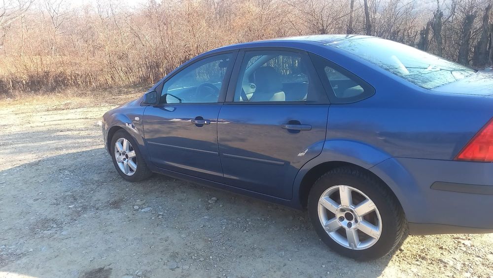 Vand ford focus benzină