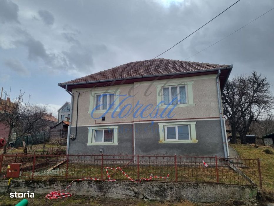 Casa individuala 3 camere 187 mp,  ,1242 mp teren ,com. Feleacu