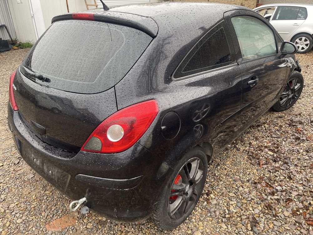 Opel Corsa D на части