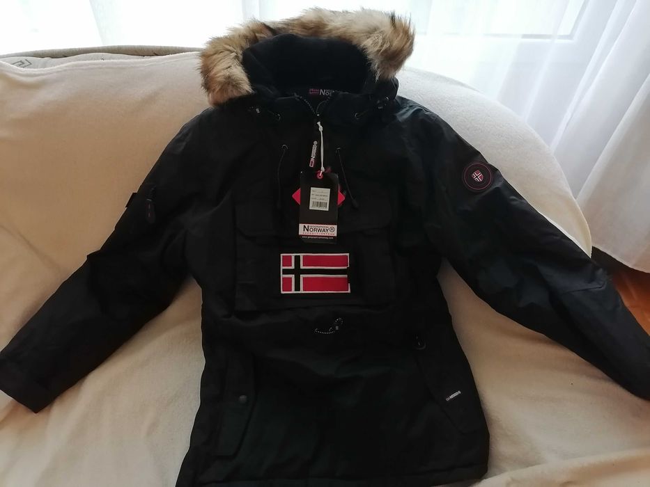 Продавам чисто ново оригинално  яке NORWAY
