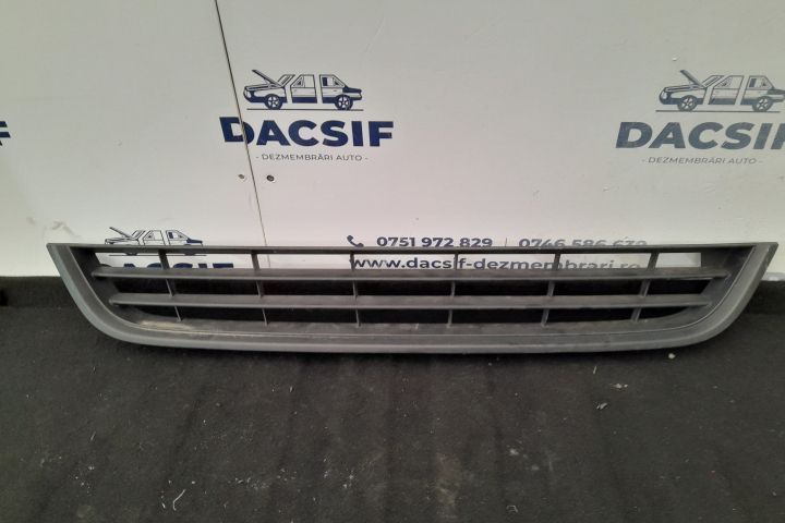 Grila bara fata centru 3C8853677 3C8853677 Volkswagen VW Passat CC 1