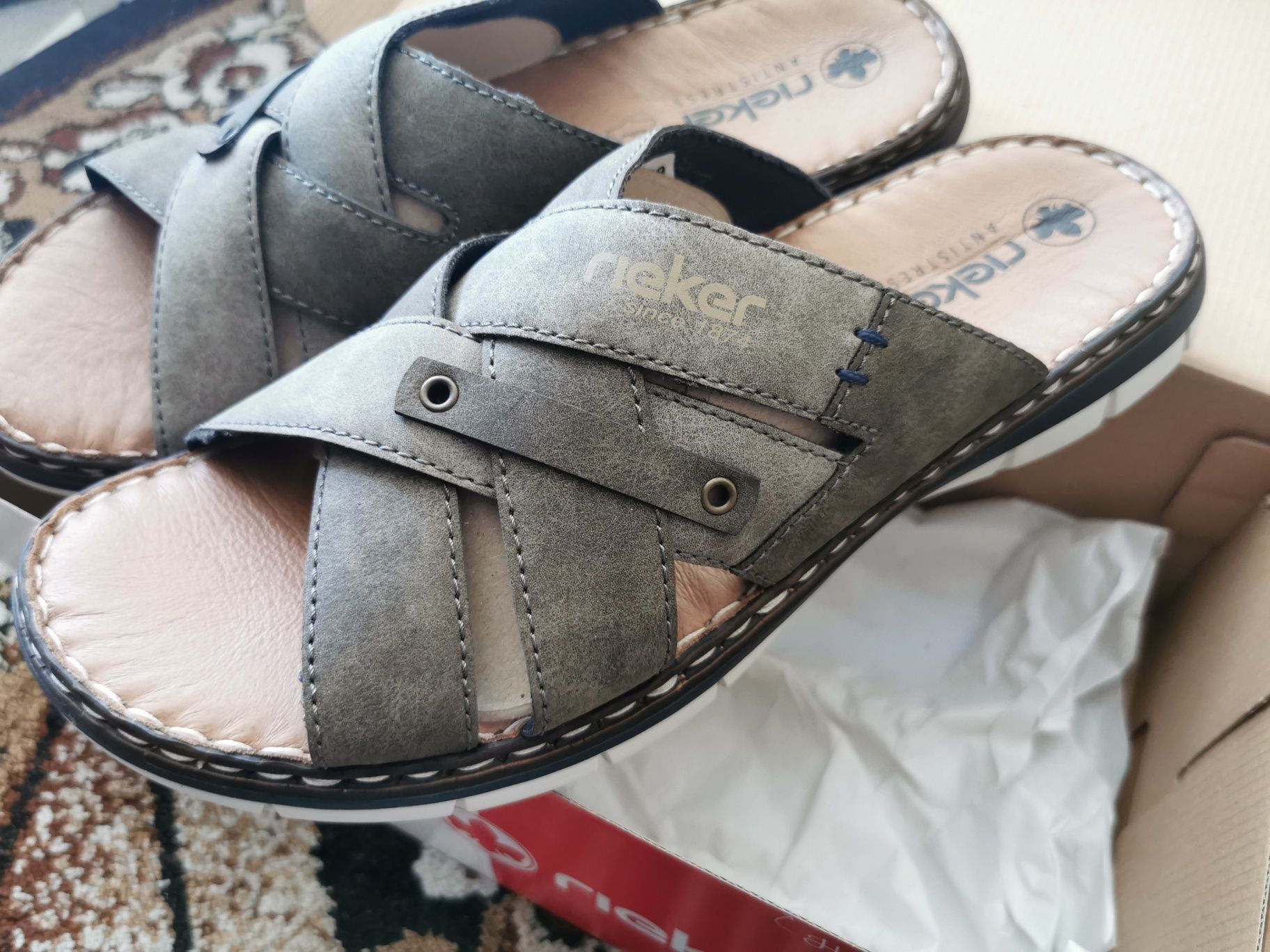 Продавам Чехли Rieker