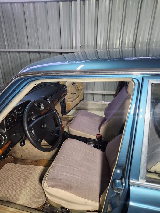 Mercedes W 123 1982