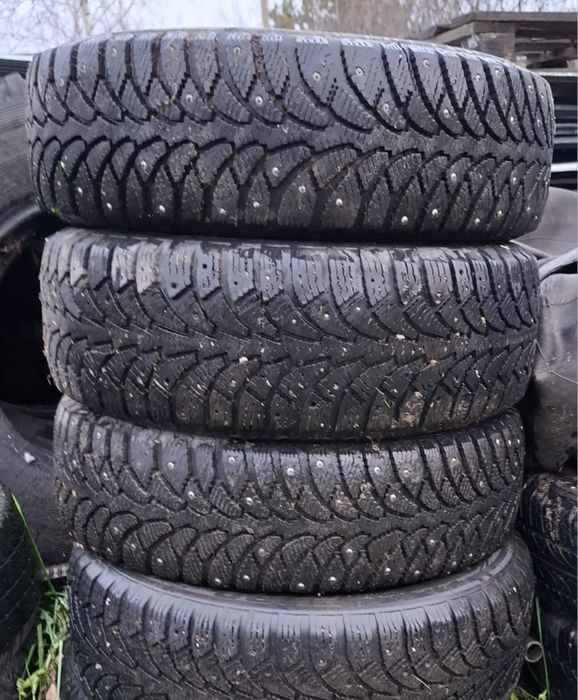 Продам, зимнюю шипованую резину
