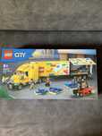 LEGO® City - Camion de livrare galben (60440)