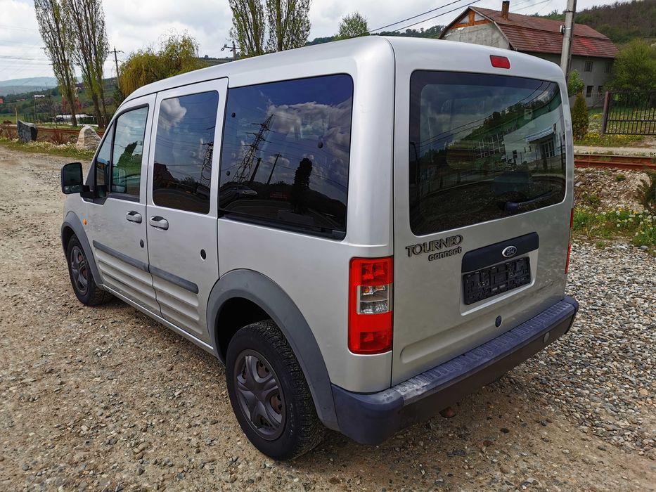 Dezmembrez Ford Tourneo Connect 1,8 tdci