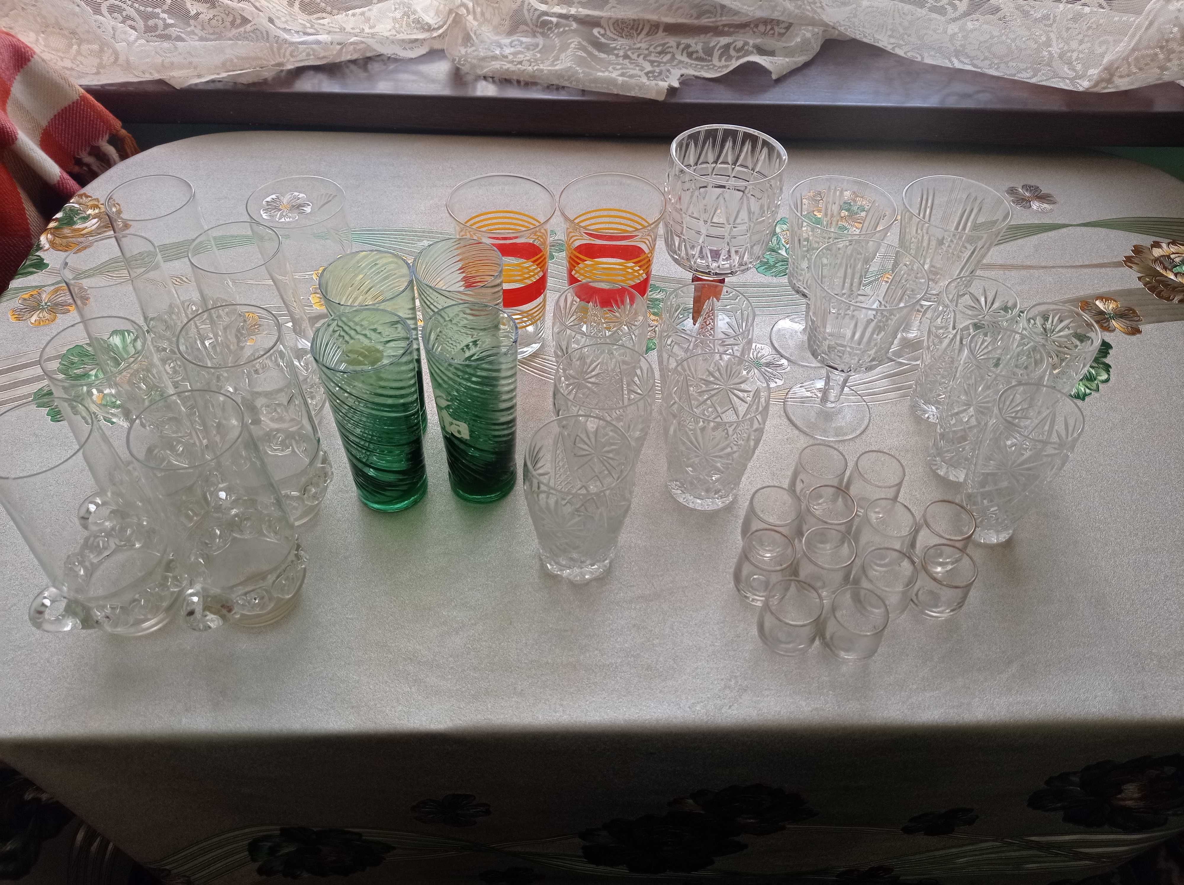 Хрустальные стаканы и бокалы