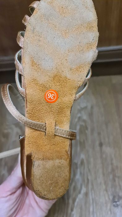 Туфли для бальных танцев.