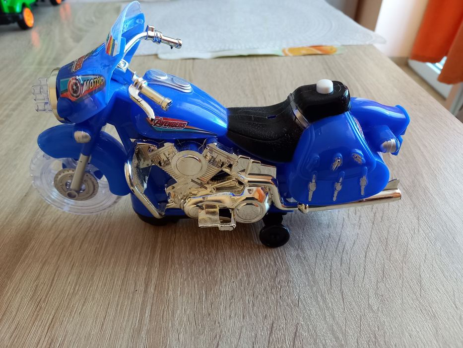 Jucarie motocicleta,cu bateri.Pret.30 lei.