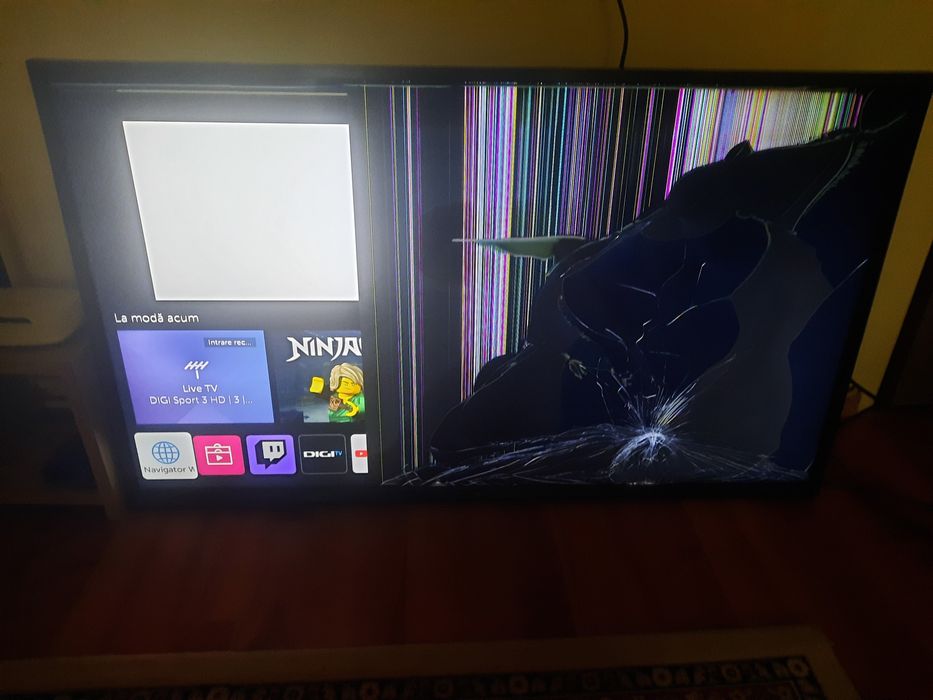Vînd smart TV 4k marca LG model UM7400PLB diagonals 108cm .