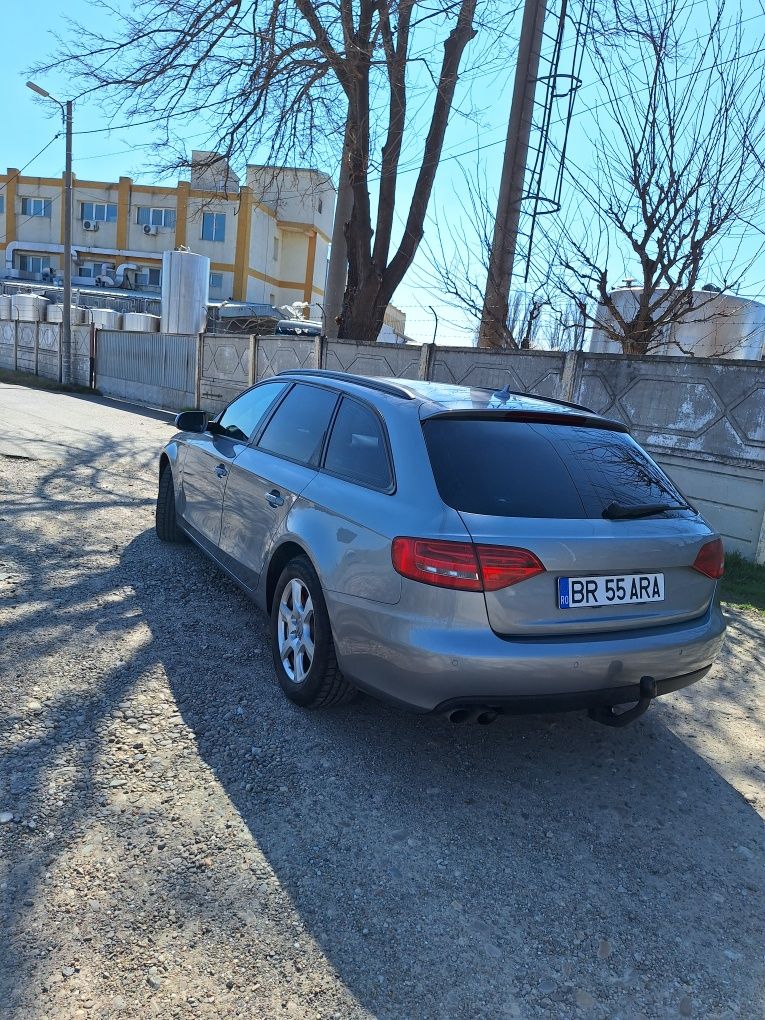 Vând AUDI A4 B8 2.0 TDI