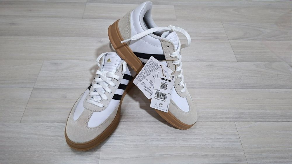 Продаются кроссовки "Adidas" (оригинал)