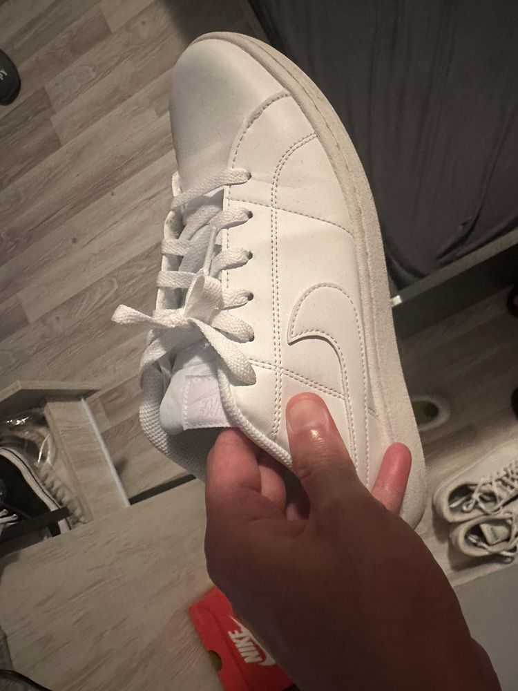 Маратонки Nike 43 номер