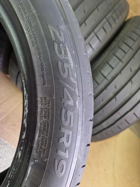 4 piese Hankook R19 255/45/ Demo anvelope de vară ca nou DOT1423