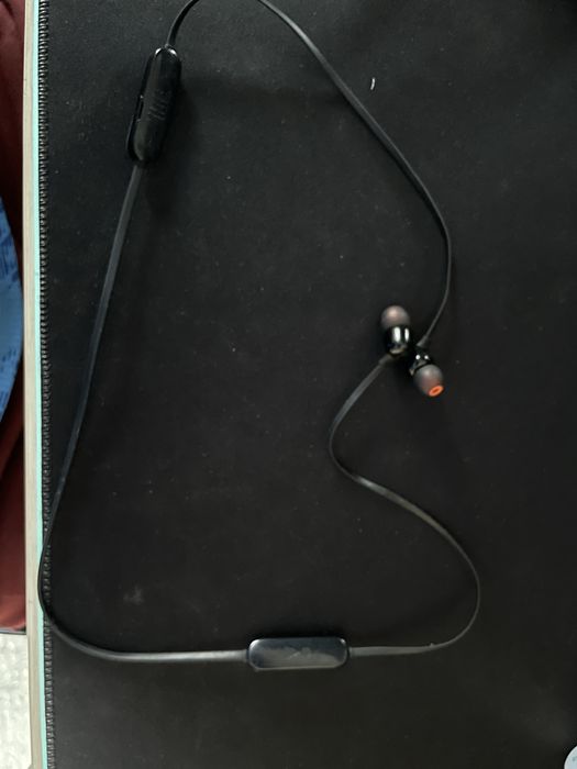 Vand casti bluetooth Jbl tune 110BT