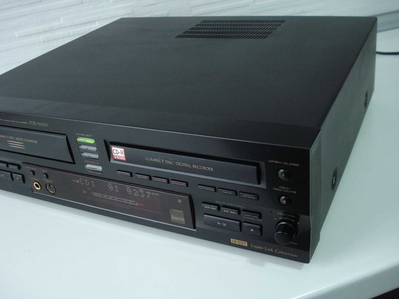 Dublu CD Recorder PIONEER PDR-W839 cu telecomanda originala