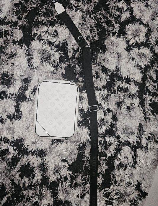 borseta alba louis vuitton