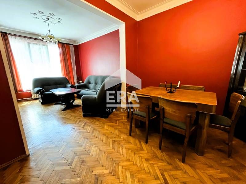 Продава се Четиристаен апартамент в София, Център - 100 кв.м за 3820 €/кв.м - Снимка #3