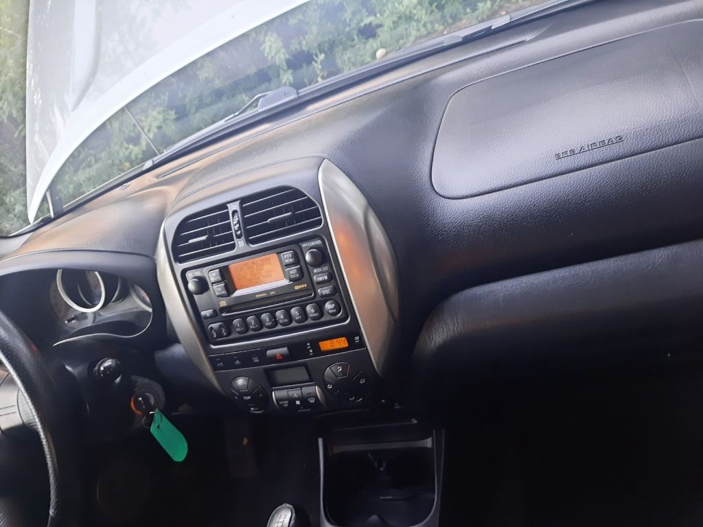 Toyota rav4 2005г.12м.