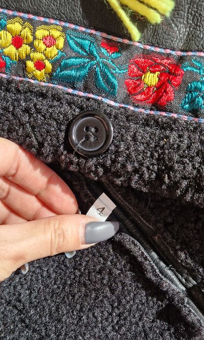 Costum traditional baietei IE+VESTA+CLOP+BRÂU+TRAISTUȚĂ baieti 4-6 ani