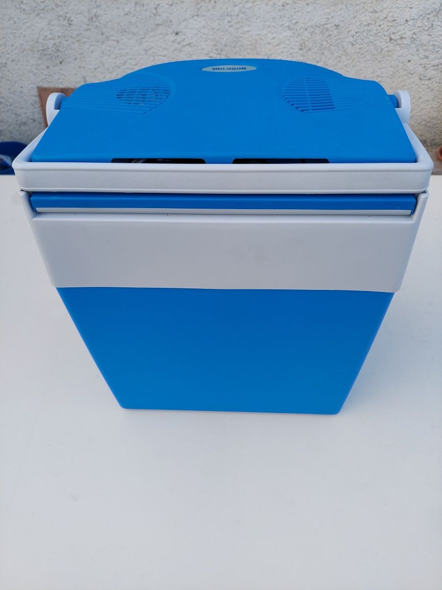 Camping cool box