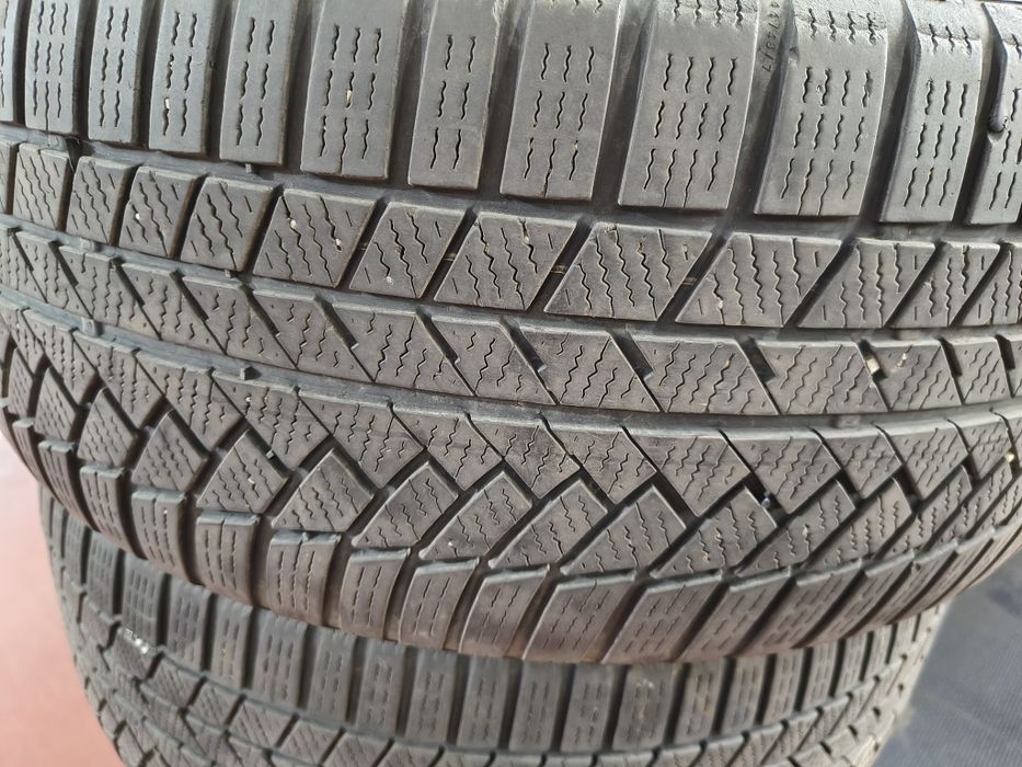 Vând cauciucuri iarna 265/55/19 continental
