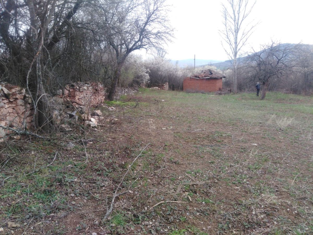 Парцел - 1500 м2 в с. Старо село