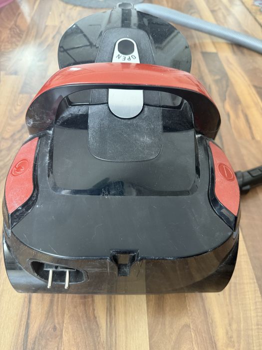 Apirator Rowenta fara sac, X-Trem Power Cyclonic