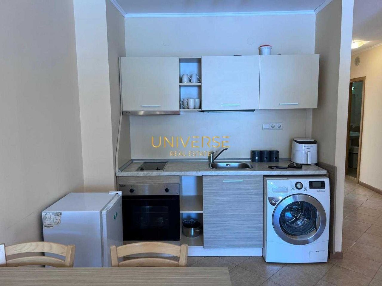 Продава се Тристаен апартамент в к.к. Слънчев бряг - 94 кв.м за 1064 €/кв.м - Снимка #3