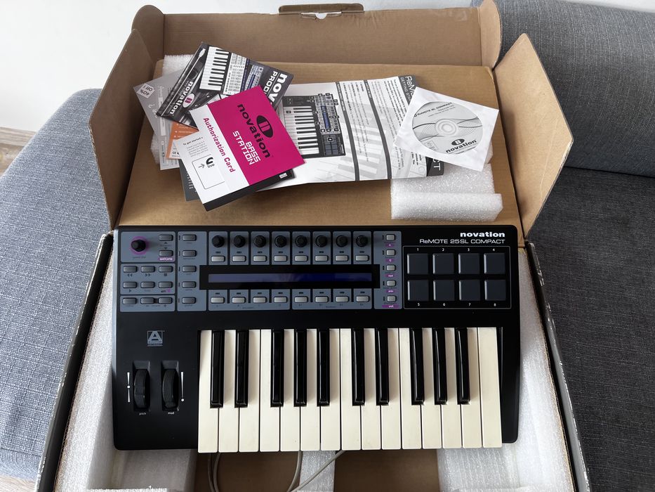 Novation ReMOTE 25SL Compact MIDI Controller