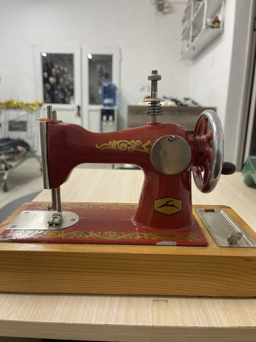 Швейная машинка, детская. Сувенир.