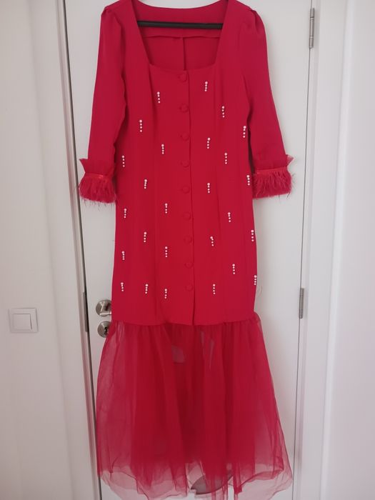 Официална червена рокля