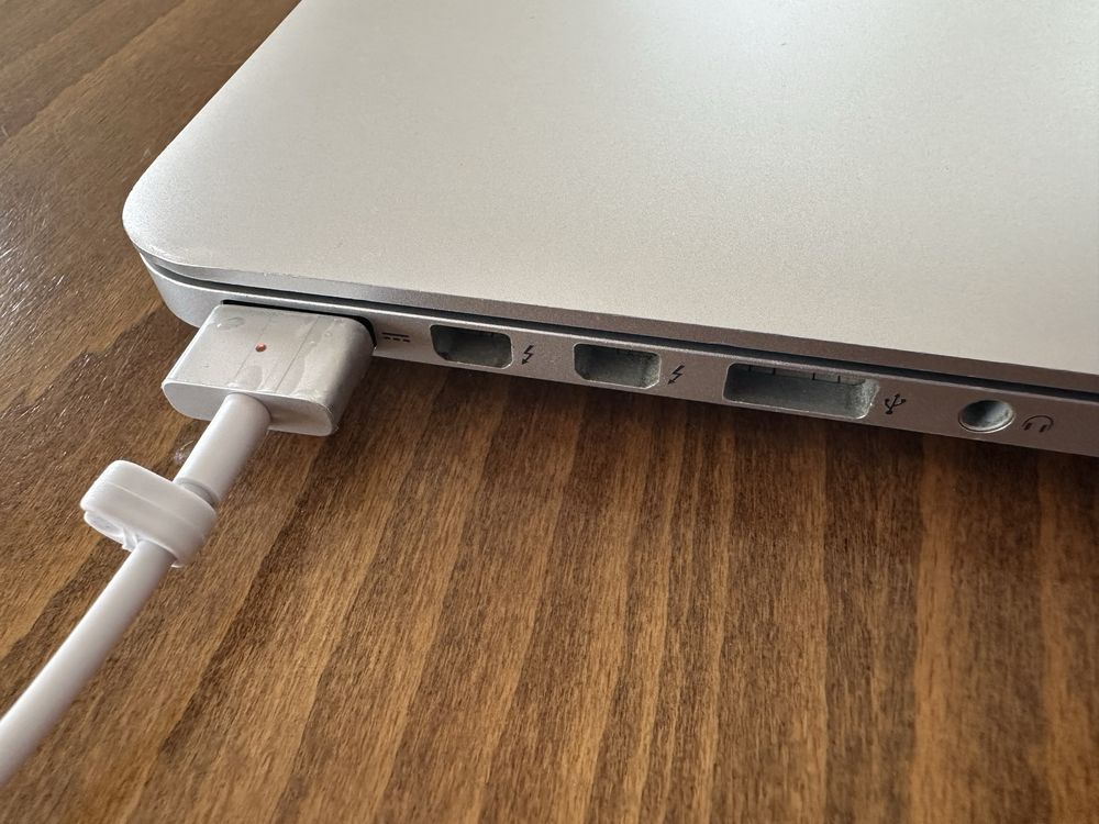 MacBook Pro 15.4” i7/16/256 Retina / Mid-2015