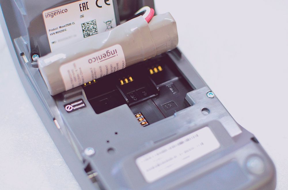 Terminallar uchun zaryachiklar bor