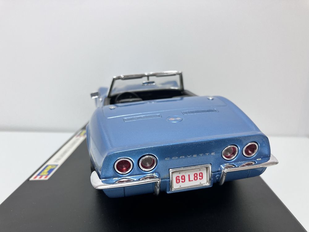 macheta auto Chevrolet Corvette 1969 revell 1/18