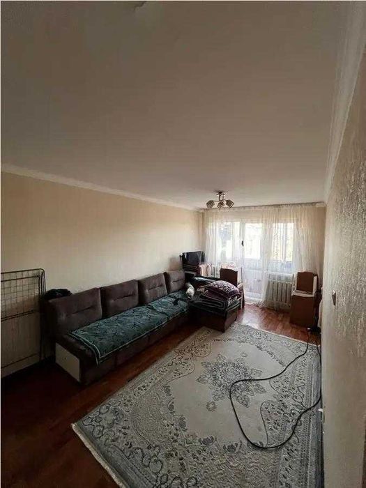 Продам 1  комнатную квартиру на правом берегу