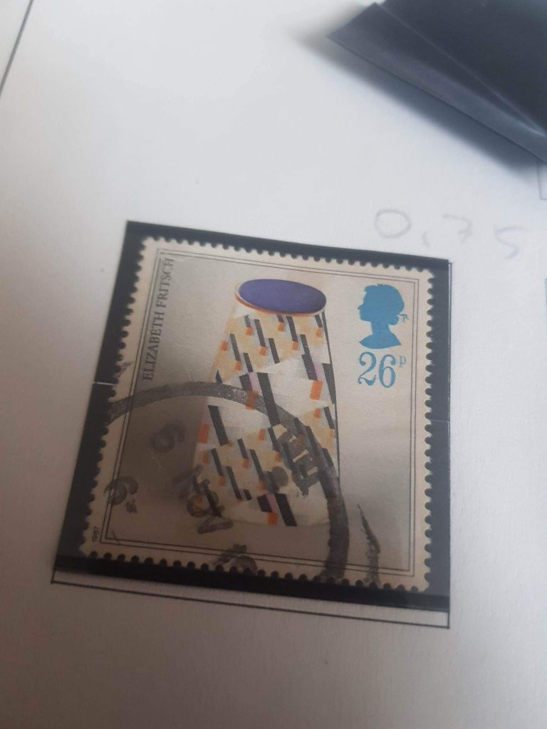 Vând timbre foarte vechi am foarte multe