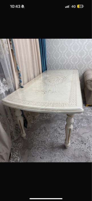 Продается стол в хорошем качестве