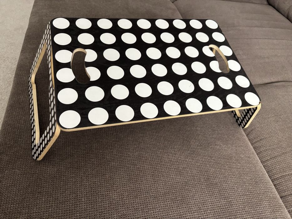 Masa laptop cu buline