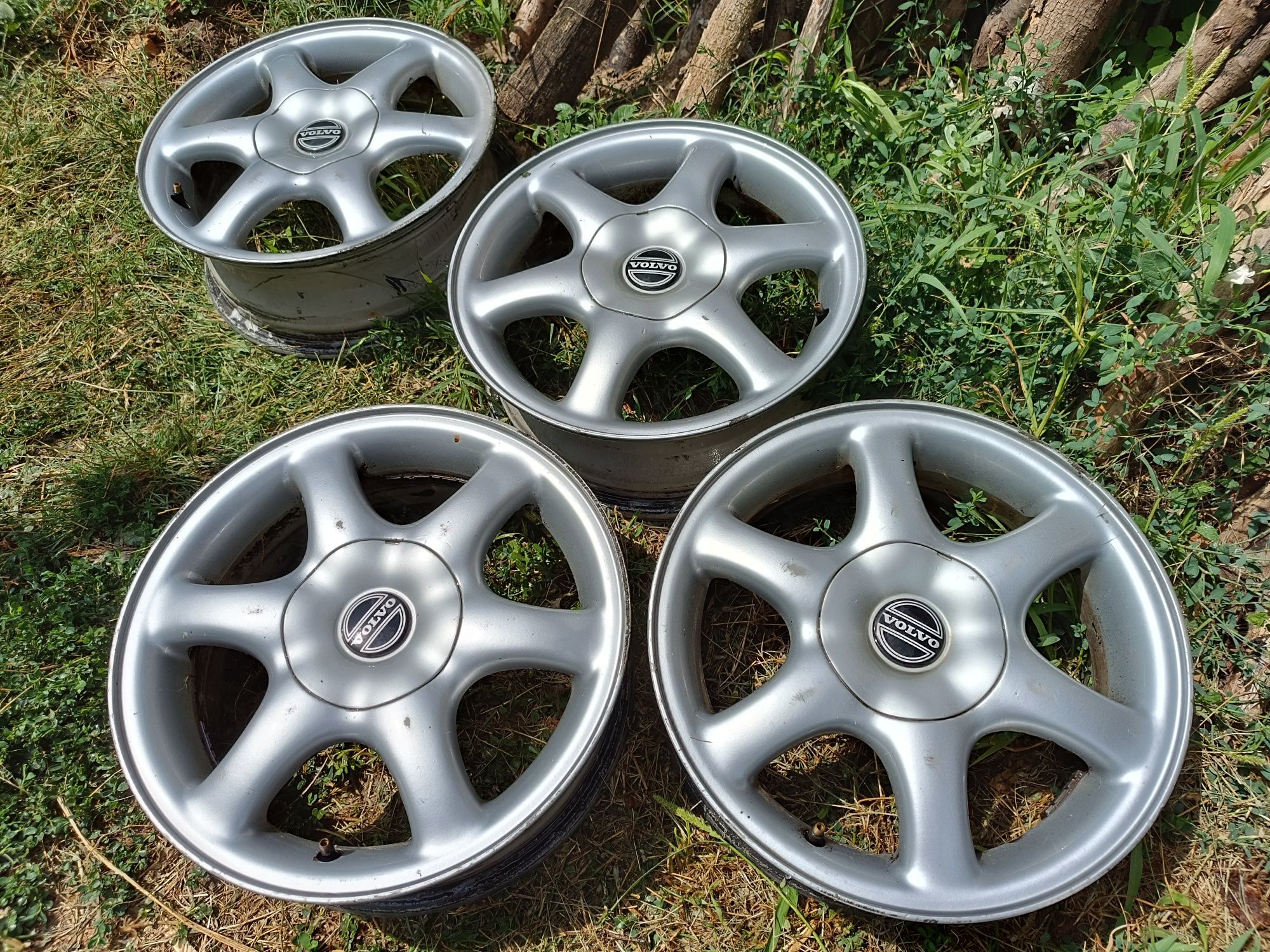 Алуминиеви джанти за Volvo. 5 1/2J x 15H2 e37 PCD4x100 . 461243