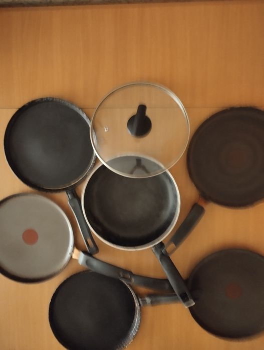 Сковородки, крышки, листы от плиты