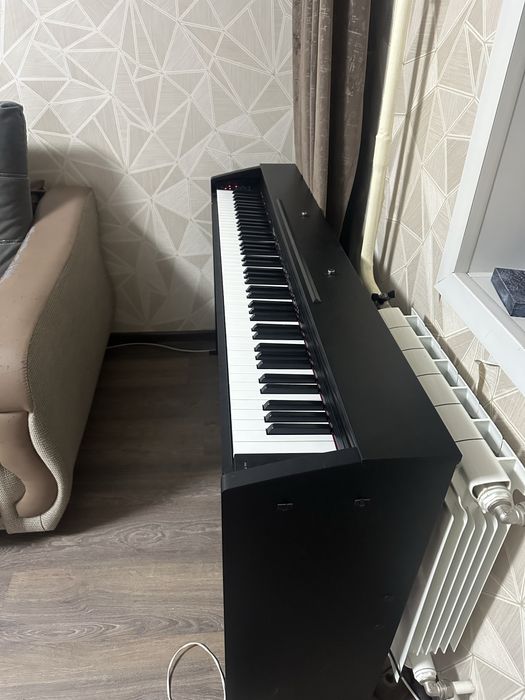 Продам цифровое пианино