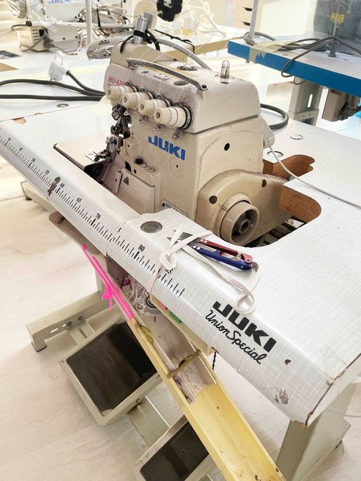 Masina de cusut Surfilat JUKI - cu 4x fire