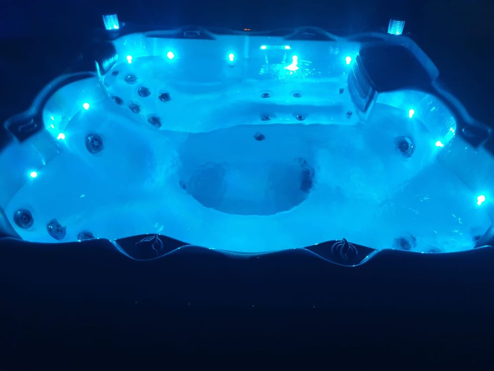 Jacuzzi pentru exterior Canadian spas