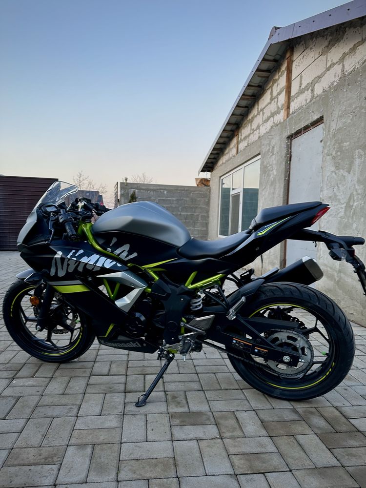 Motocicletă Kawasaki ninja 125 A1