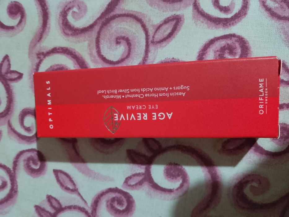 Oriflame крем за околоочен контур
