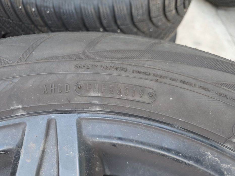 2бр Зимни гуми 235 60 17 - Falken