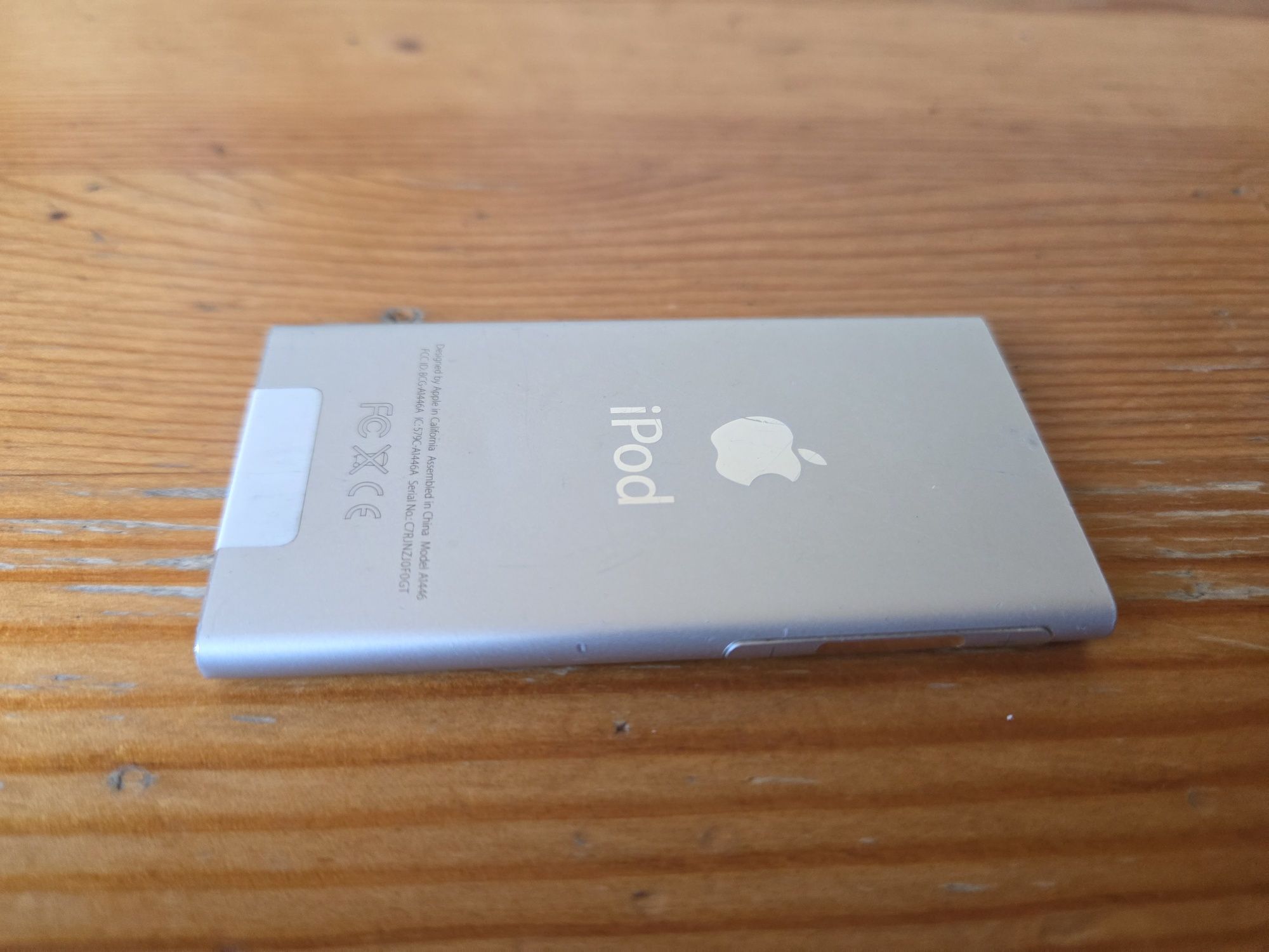 Ipod Nano A1446 touch gen 7 16Gb silver. Ideal player masina.