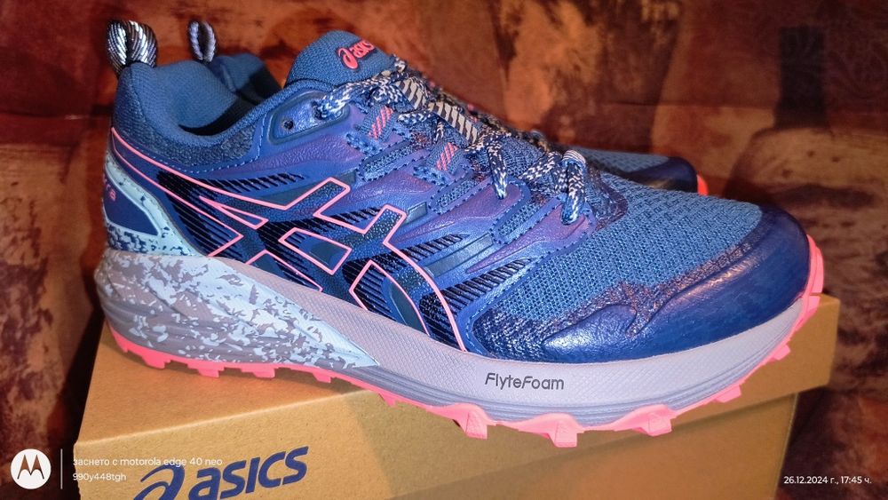 Маратонки  Asics